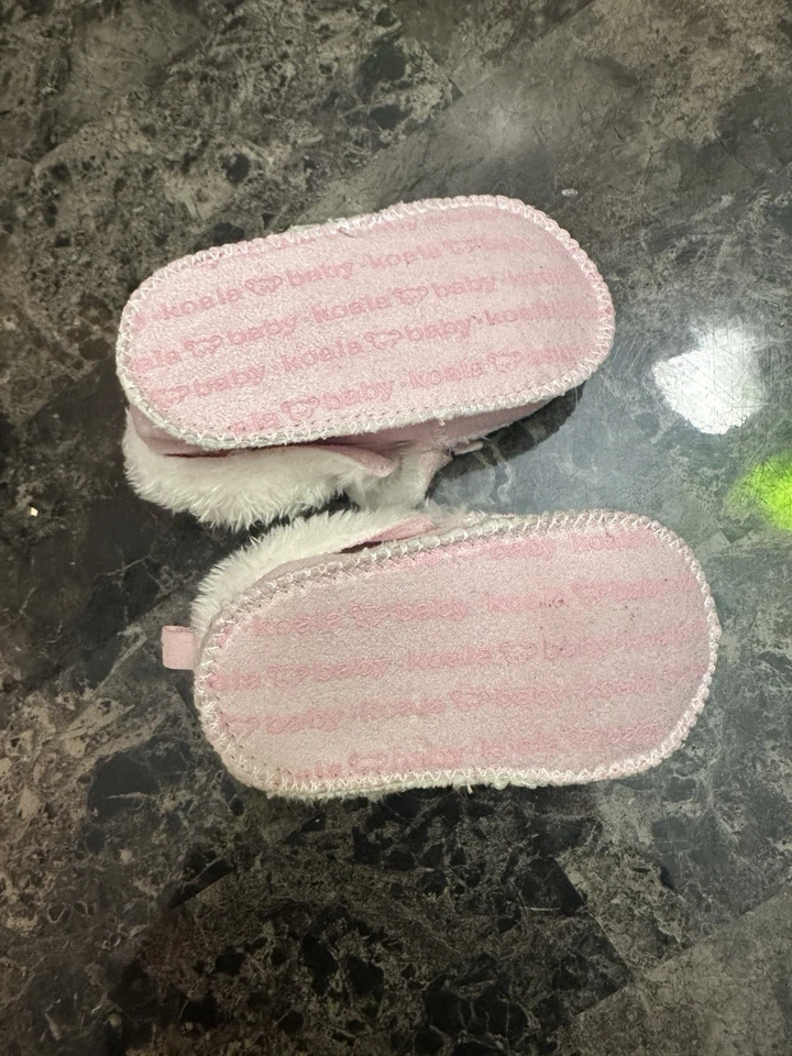 女宝宝模糊粉红色白色冬季秋装莫卡辛鞋尺寸 6/12 个月 — 第 3/4 张图片