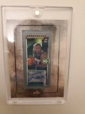 Dwyane Wade 2003-04 Topps Matrix Framed Autograph Rookie Card MA-DW Miami Heat 