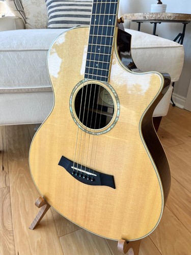 Taylor 12 Fret Acoustic Guitar - Picture 2 of 15