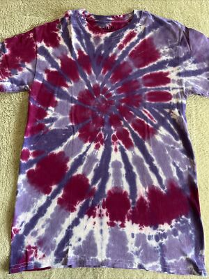 tie dye maroon shirt