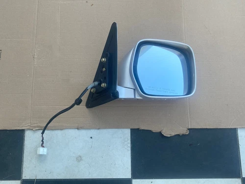 98-04 Toyota Landcruiser RH PASS Side View Mirror 1B1 OEM 87910-60800-B0 TESTED