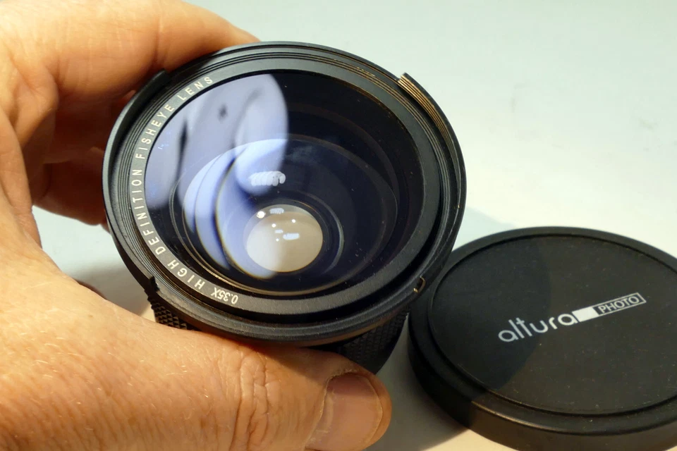 Altura 0.35X Fish Eye Wide Angle Lens with macro for 58mm rim (18-55mm IS) - Image 2 of 4