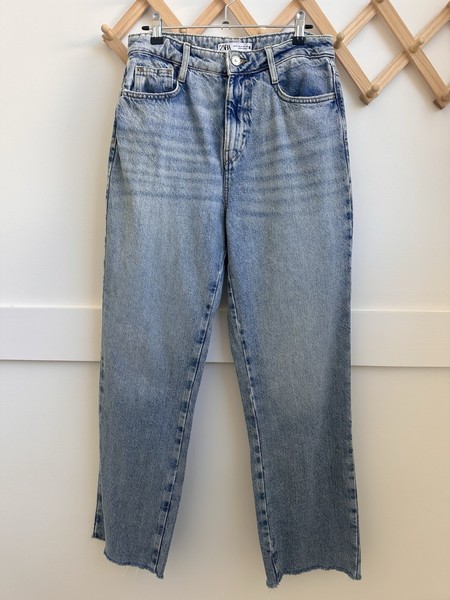 ZARA Straight Leg Jeans Size 10 ~ Light Blue Wash Rigid Denim Raw Hems 