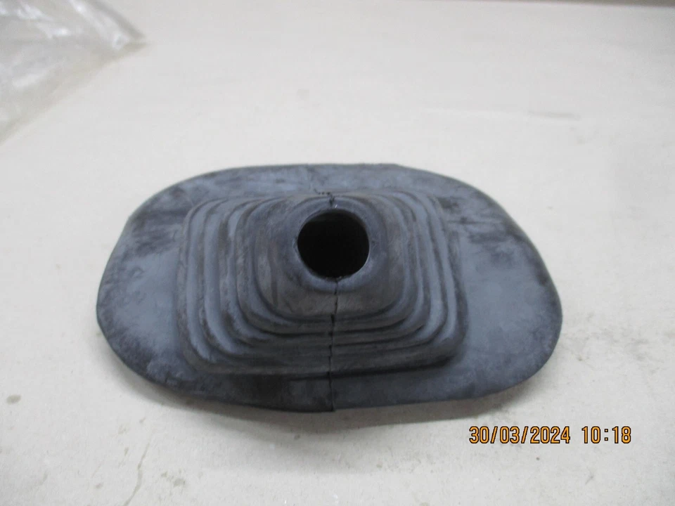 Manguito de cambio Opel Isuzu Campo Midi fuelle manguito palanca de cambios NUEVO orig. - Imagen 2 de 4