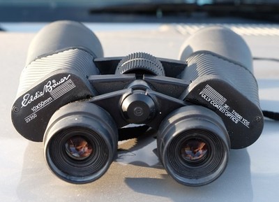 Eddie Bauer 10x50 Binoculars W/Case and lens caps 23350,  clear optics