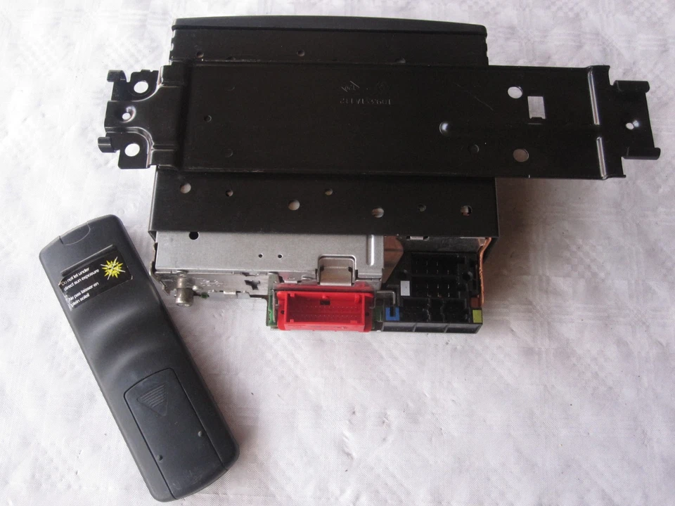 Renault Radio Tuner 82000205833 mit Code Verstärker Modul - Espace Scenic Laguna - Bild 2 von 3