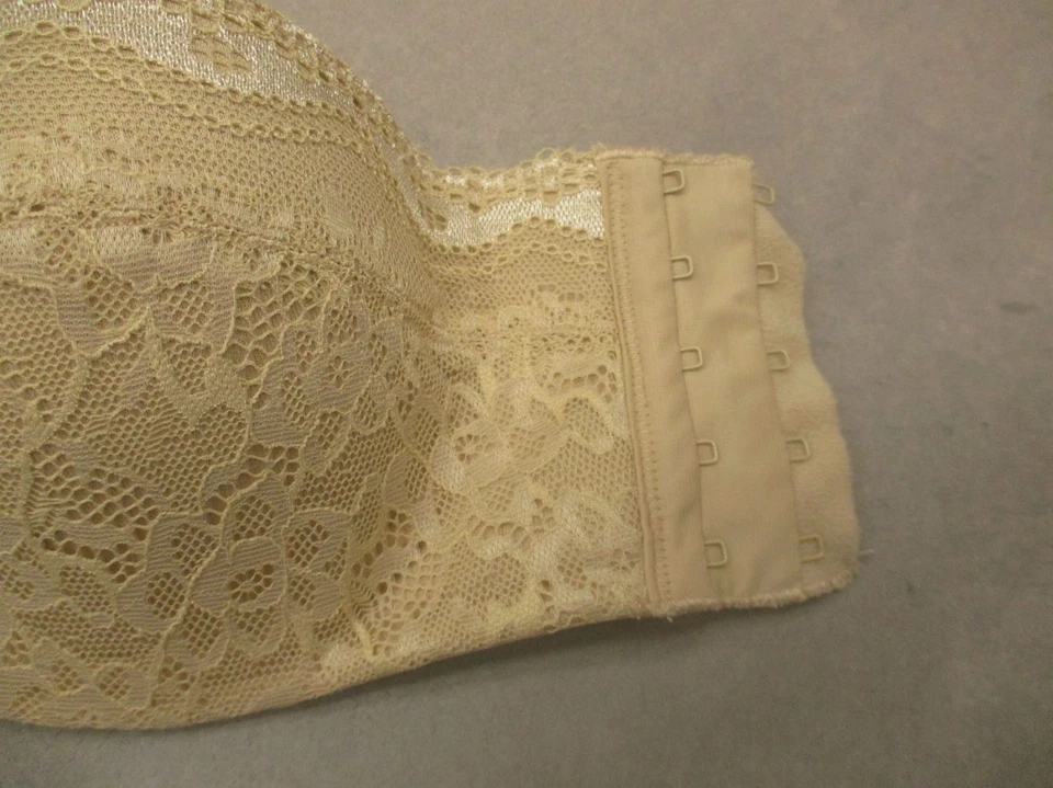 Sujetador sin tirantes 32B b.tempt'd beige forrado de encaje con aros cierre trasero 10G Foto 3 de 4