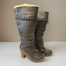 UGG Womens Savannah Black Leather Sheepskin T...