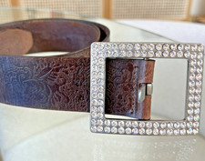 GUESS Rhinestone Buckle Leather Belt Brown Embossed Western Size Medium