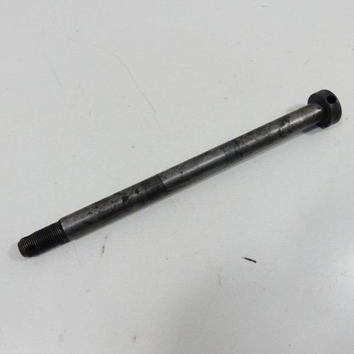 Suzuki GT 750 EZ:79 Hinterradachse Achse Hinterrad Distanzen Schraube 35397