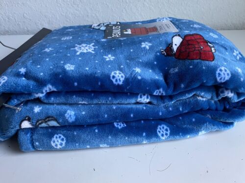 Peanuts Snoopy Puffer Jacket Puffy Coat Soft Throw Blanket 50 X 70” Blue NEW - Picture 10 of 17