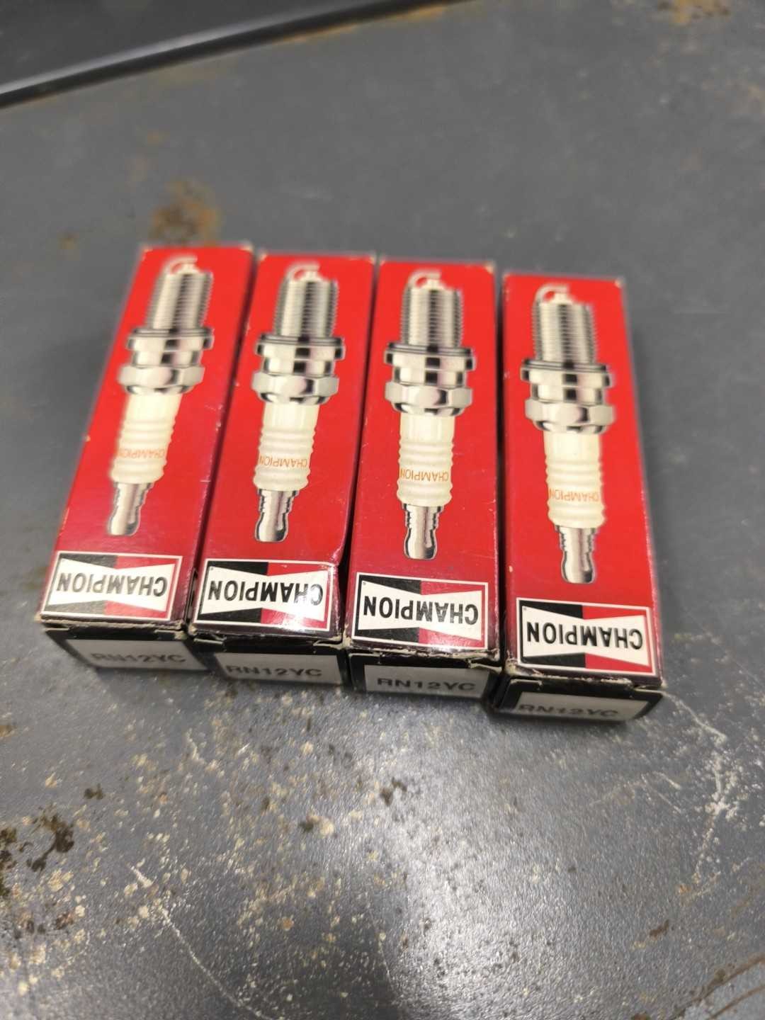 Champion Spark Plug RN12YC 4pcs - Bougie Allumage - RN12YC