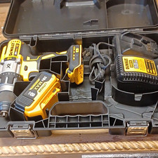 DEWALT DCD996P2 20V Brushless 1/2 Hammer Dril...