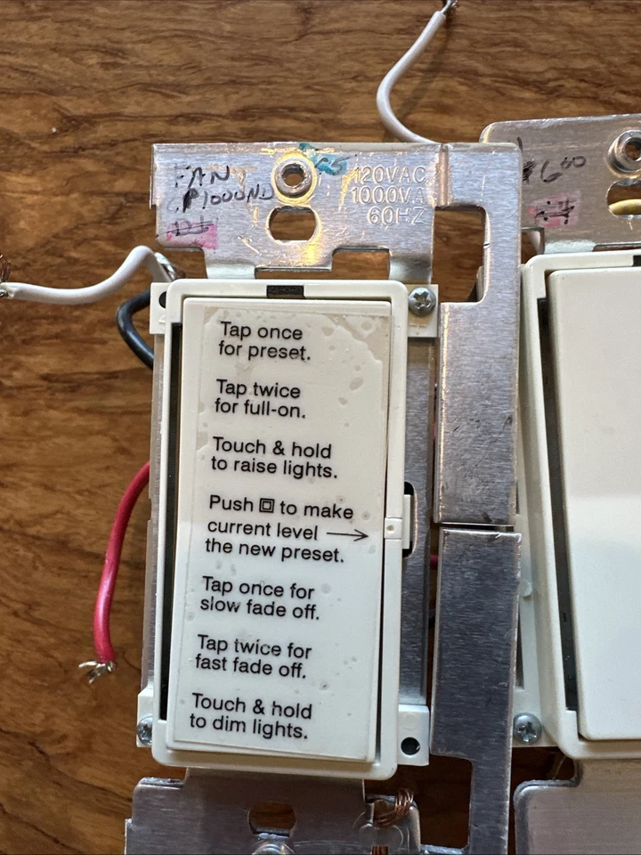 Interruptores eléctricos Lightolier luz almendra (más de 100 en total) Foto 3 de 4