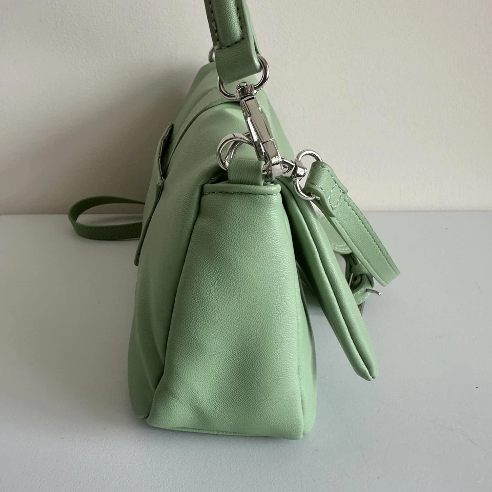 Bolso Bandolera BCBGeneration Cuero Vegano Verde Salvia O Bolso sin Mano Ambiente Y2K Foto 3 de 4