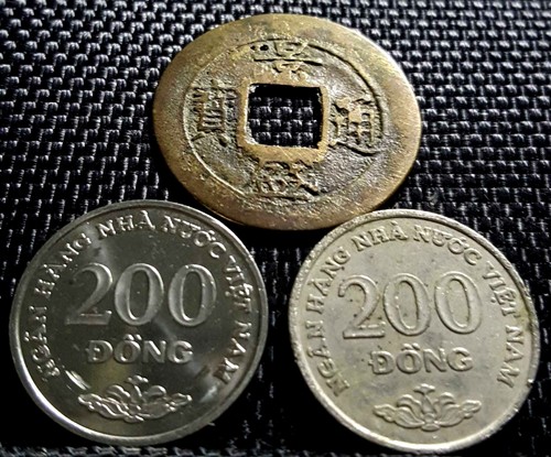 Ancient VietNam"Jing Sheng Tong Bao"& 200Dong Coin 2pcs(+FREE 1 coin)#25897