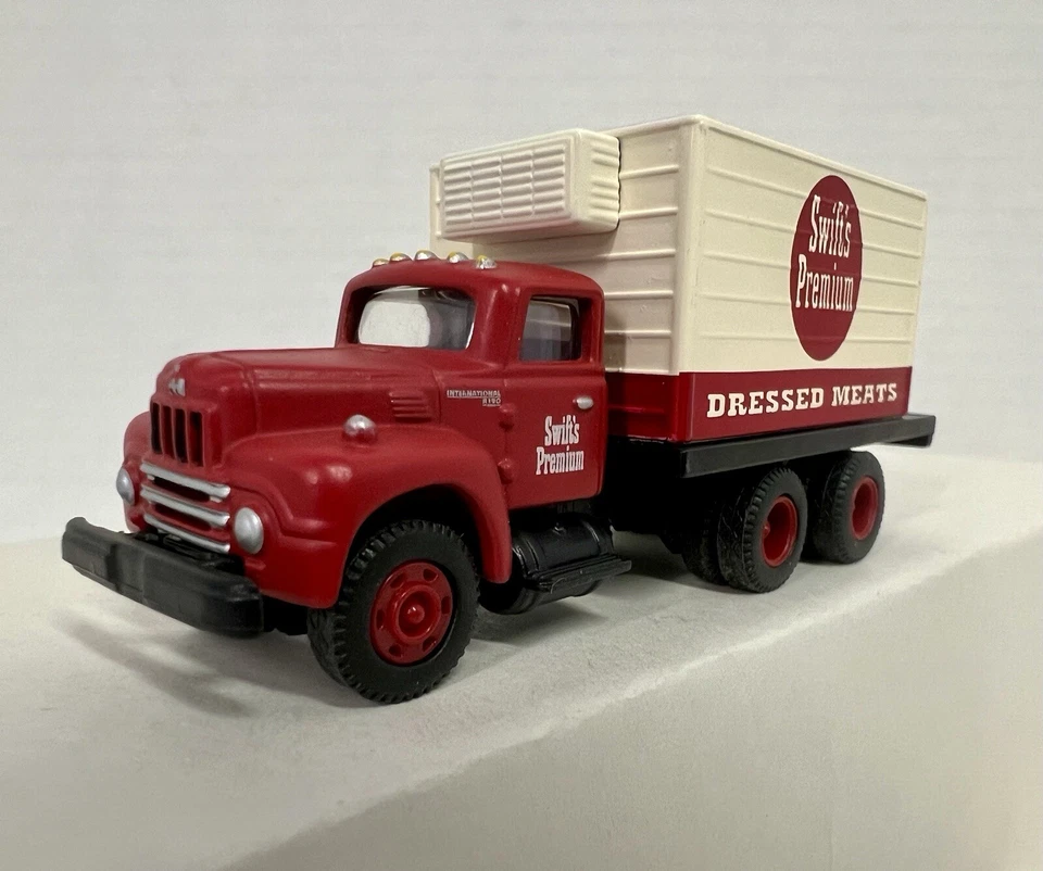 Classic Metal Works,HO/1:87, Swifts Premium.International R-190,Refer-box Truck - Image 3 of 4