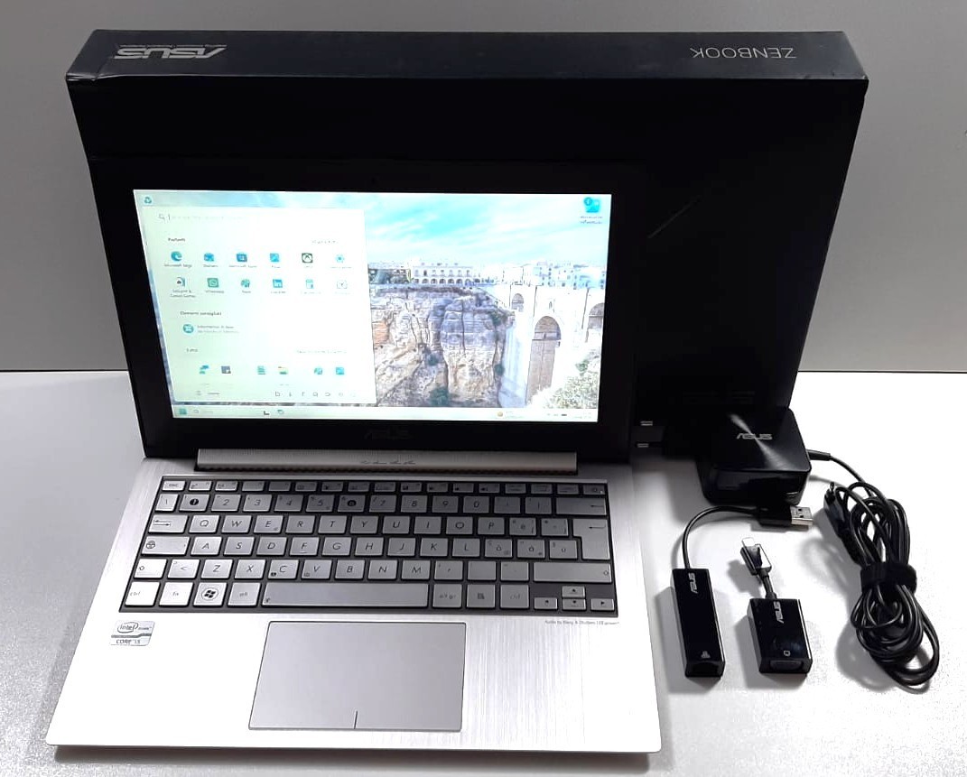 ASUS VivoBook 11,6" | Windows 11 Pro | Intel Core i5 | 4GB RAM | 128GB NVMe SSD