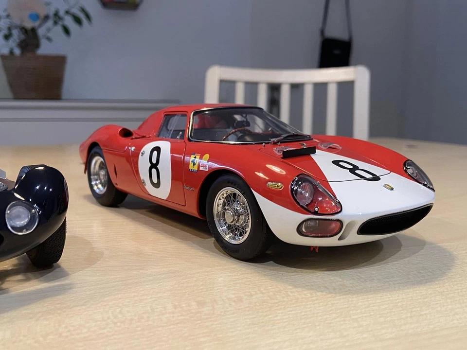 Ferrari 250 LM RHD #8 1964 John Surtees Lorenzo Bandini in 1:18 scale by CMC - Image 3 of 4