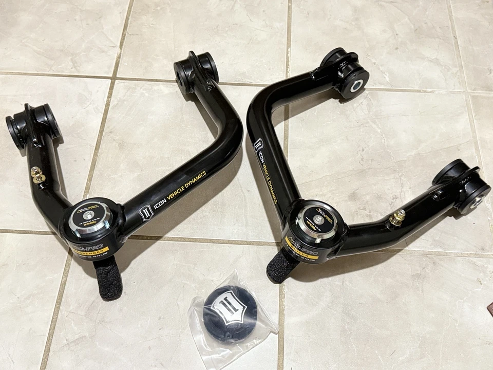 Kit brazo de control superior tubular ICON Delta Pro para Toyota Tundra Sequoia 2022-25 Foto 4 de 4