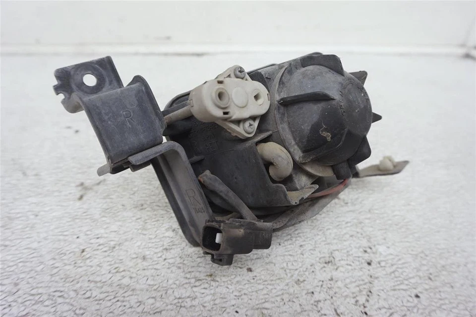 Lâmpada de neblina Lexus Es300 1992-1994 4 portas passageiro direito 81210-33020 fabricante de equipamento original - Imagem 2 de 4