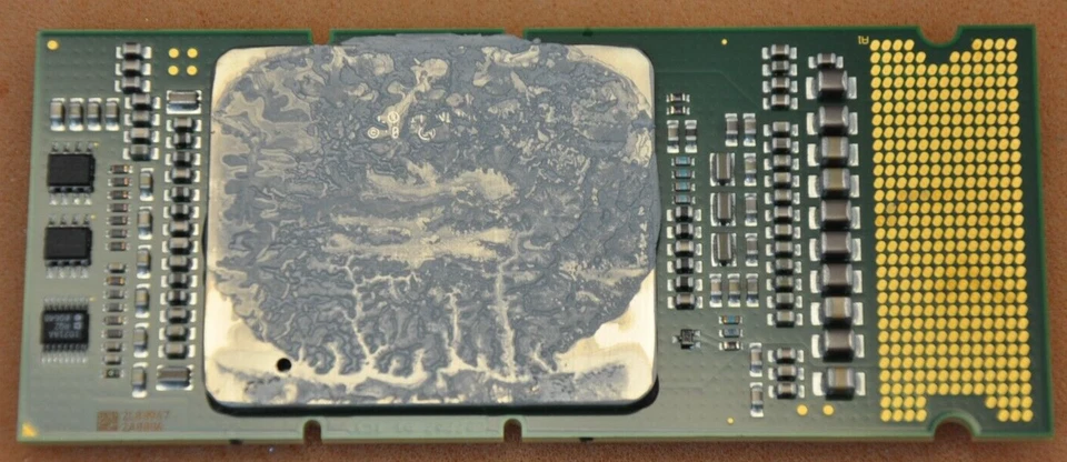 Intel Itanium 9140M 1.66GHz 18 MB dual core CPU 1.66GHz/2-core/18MB/104W SLAB5 Foto 2 de 2
