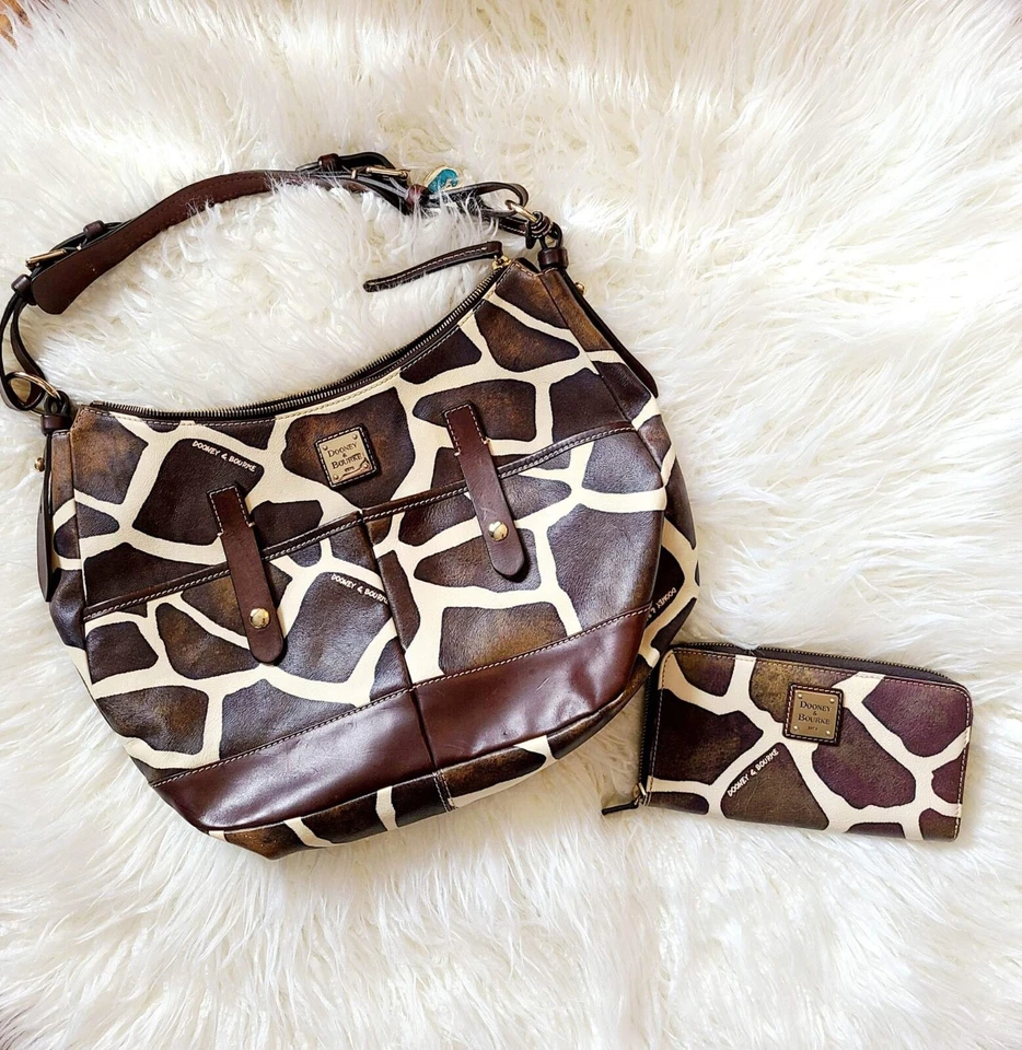 Bolso de Hombro Dooney & Bourke Estampado de Jirafa Estilo Hobo Bolso de Mano con Conjunto de Cartera