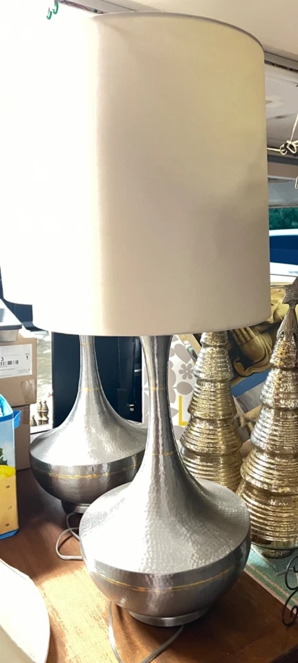 Arteriors lamp 46779-782; silver with gold embellishment - Image 2 of 2
