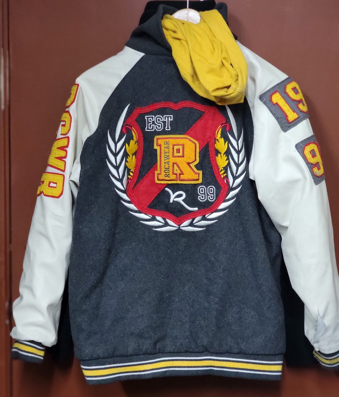 Picture 1 of 2