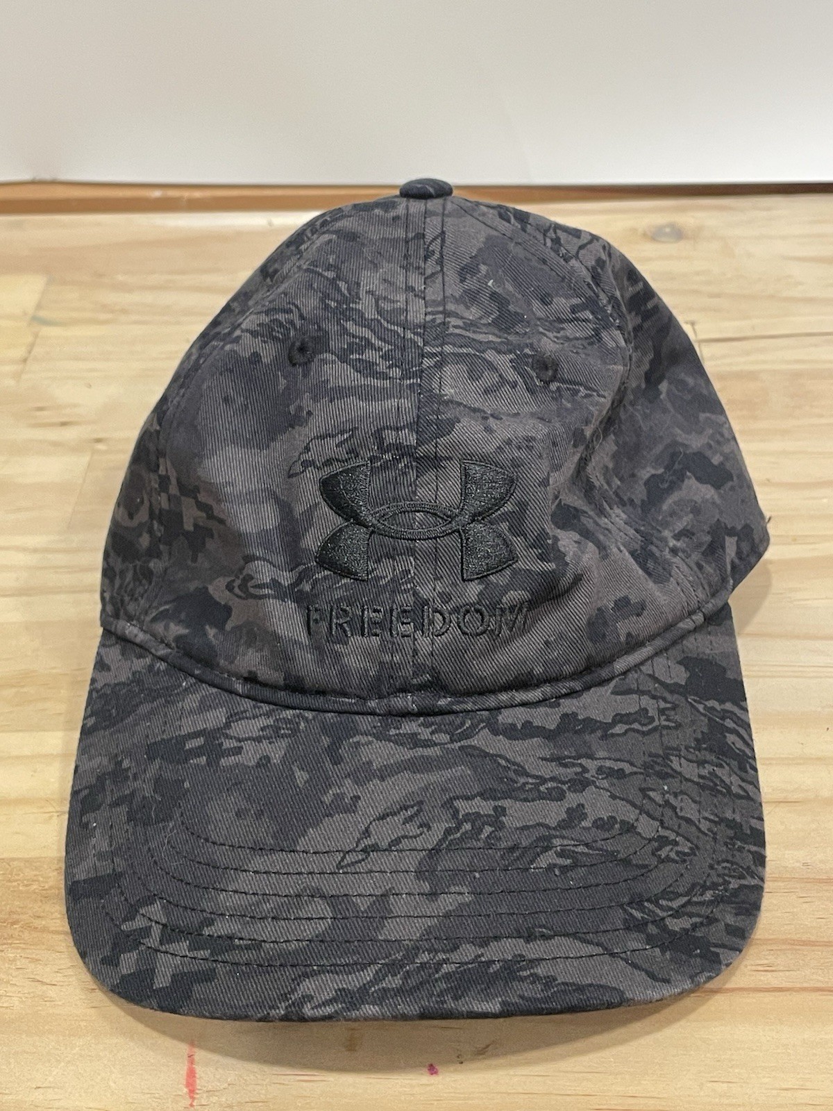 UNDER ARMOUR HUNT TACTICAL BLACKOUT CAMO HAT ONE SIZE MEN Used
