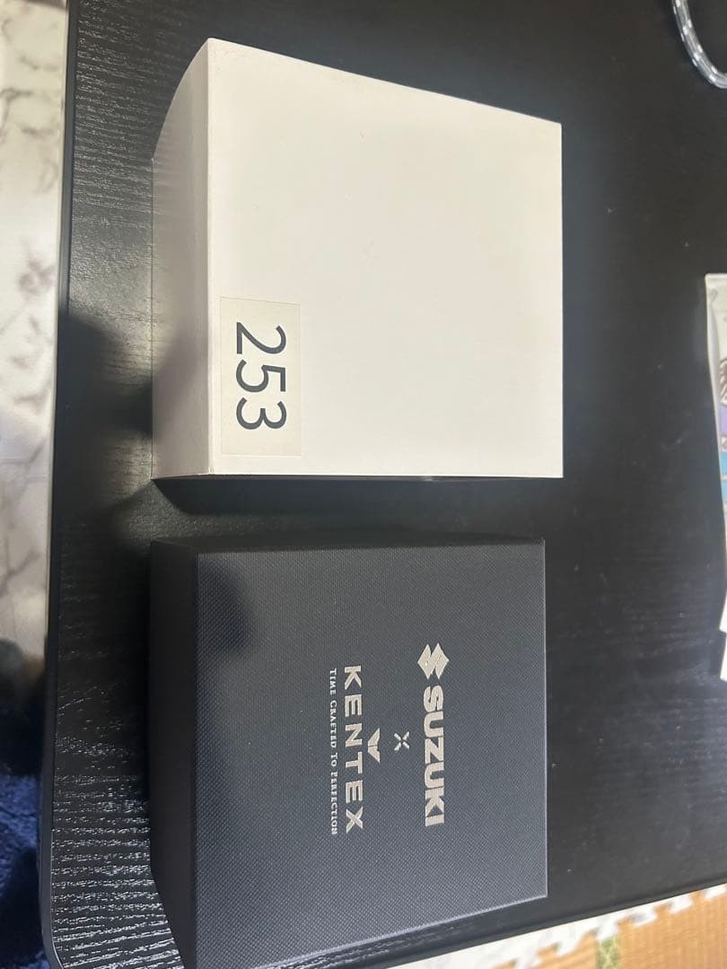 SUZUKI x KENTEX MOTO-R GSX-R Collaboration Model Watch 300 pcs Limited New image 4