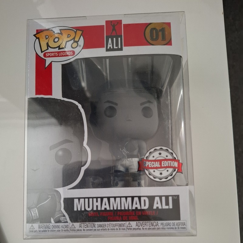 Muhammad Ali 01  Special Edition Funko Pop Black & White Version