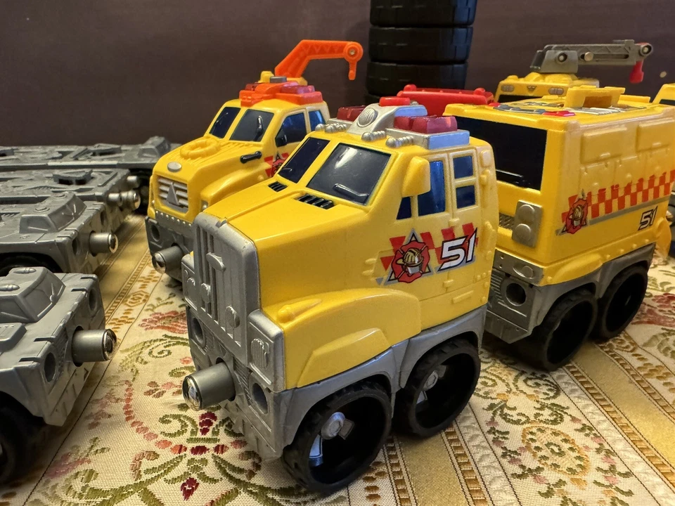 Matchbox Magna Wheels City Saver Mission Toys R Us Exclusive 2003 Partial Set - Image 2 of 4