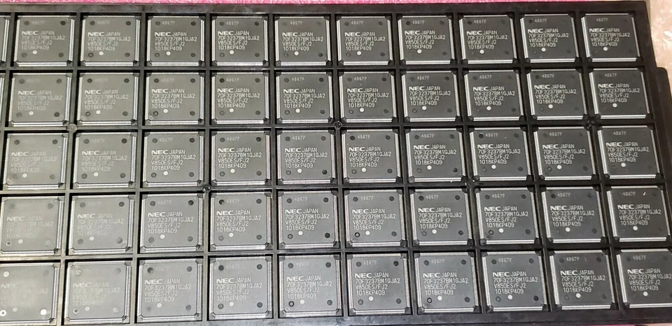 1 PC NEC UPD70F3237BM1GJ(A2)-V50-UE-A MCU 32-Bit 20MHz 256KB FLASH 144-FLQFP - Image 3 of 4