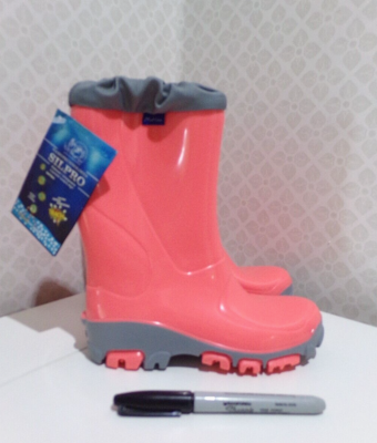 BNWT Silpro Muflon kids WELLIES UK 11 Euro 29 30 salmon PINK boots  NEW