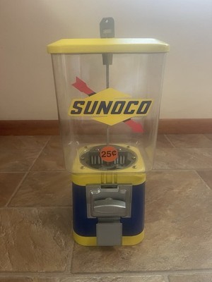SUNOCO GAS & Oil bubblegum machine--25 cents--A  & A brand--works + key