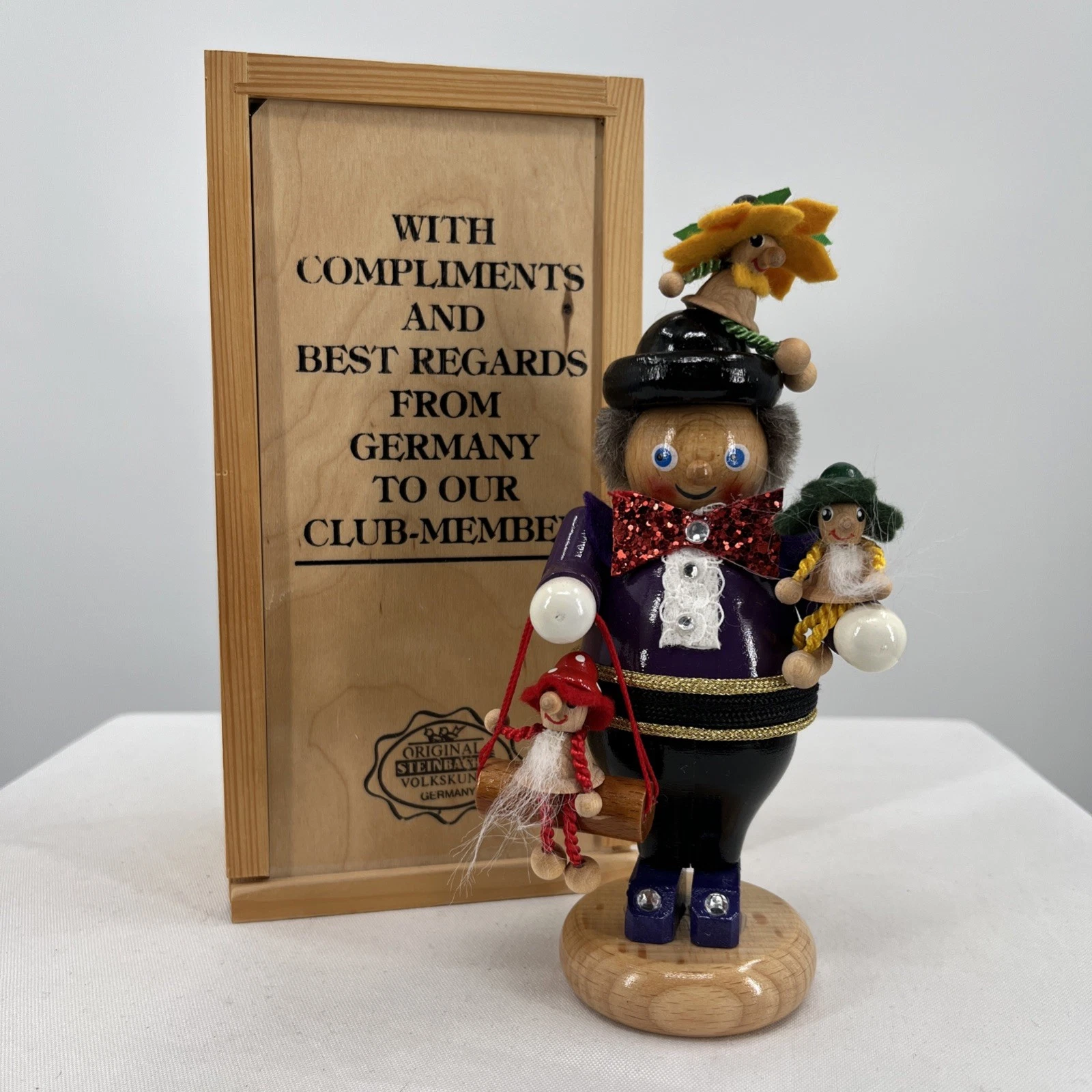 Steinbach PUPPETEER Club Member Exclusive Mini German Christmas Nutcracker 5"
Opens in a new window 
