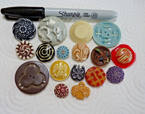 Lot of 17 Celluloid Plastic Buttons 5/8" to 1 7/16"