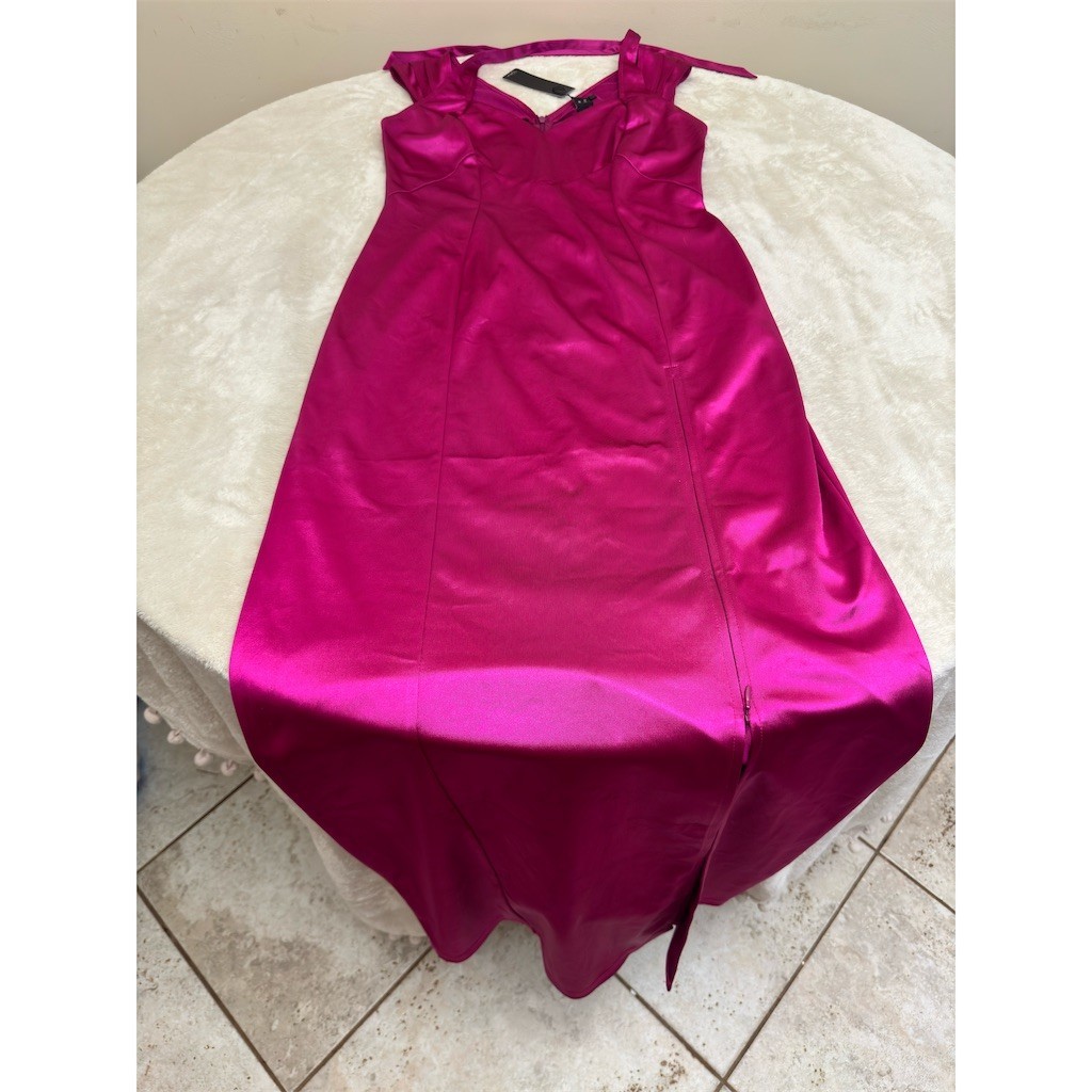 Vshow Vtemoo Maxi Dress Womens Size M Fuchsia V-Neck Tie-Strap Formal Gown NWT
