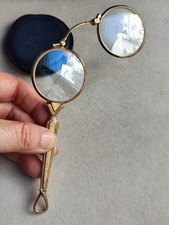 Binocle & Lunette à Main  & XIX ème Siècle & Plaqué Or & Objet de Charme 