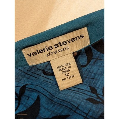 valerie stevens silk dress NWT $100 Valerie Stevens pure silk dress sheath Blue print short sleeves knee 10