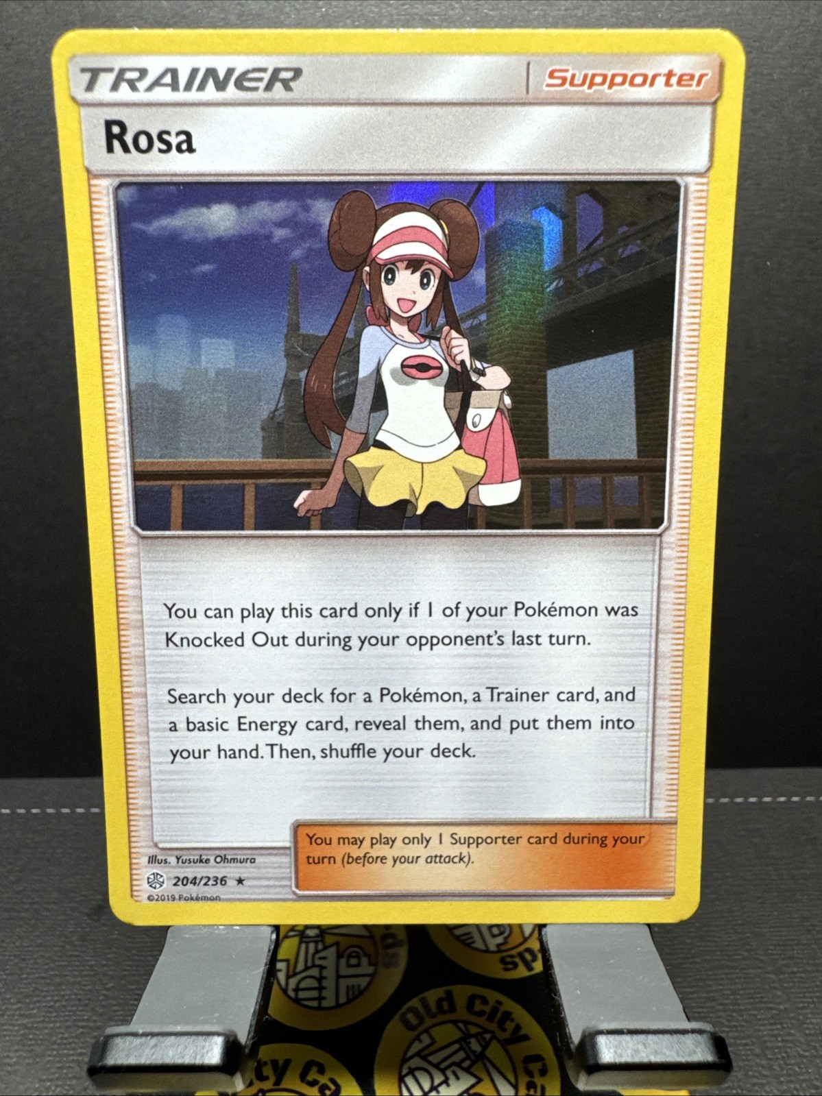 Rosa 204/236 Holo Rare SM - Cosmic Eclipse Pokemon TCG 