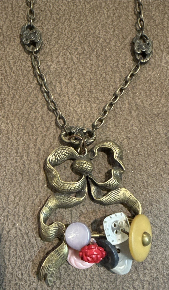 Grandmother’s Buttons Brass Tone 12” Necklace Buttons On Bow Charm Granny Core - Image 4 of 4