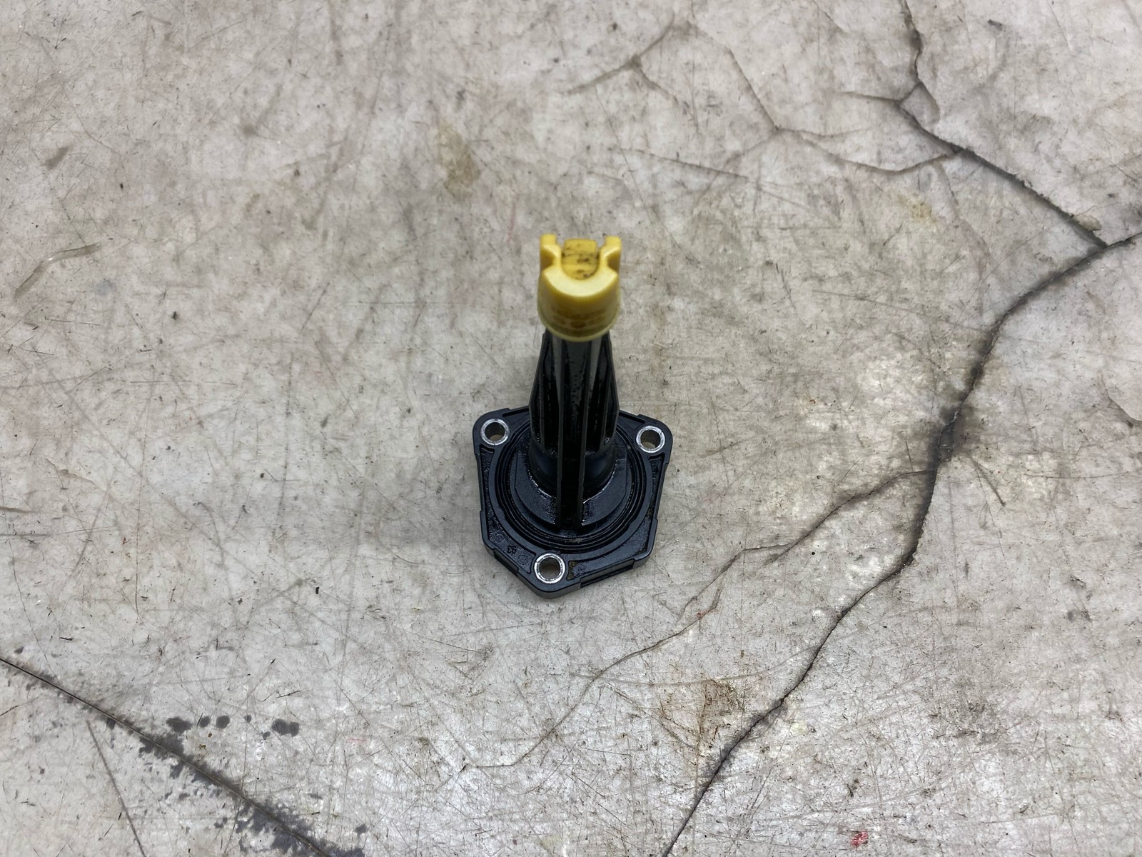 2020-2025 ASTON MARTIN DBX OEM 4.0L ENGINE OIL PAN LEVEL SENSOR 0919057101