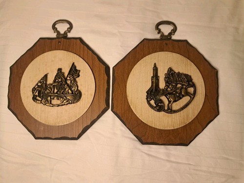 Set Of 2 Vintage Brass And Wood Plagues Picturing The Revolutionary War
