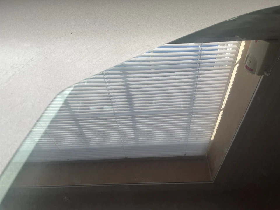 1998-2003 MERCEDES-BENZ ML320 ~ ЛЕВОЕ ПЕРЕДНЕЕ СТЕКЛО ~ A1637200118 ~ OEM ДЕТАЛЬ - Изображение 2 из 3