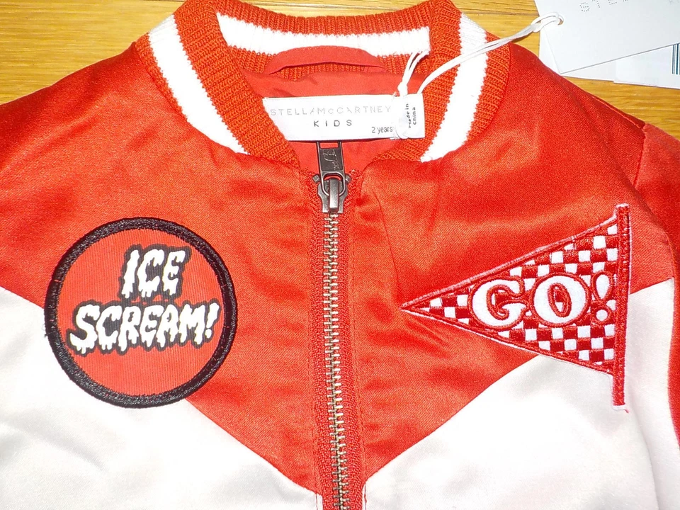 Stella McCartney Kids девочек куртка блестящий красный ивы бомбардировщик желание вы были здесь 2T - Изображение 3 из 4