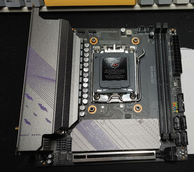 JGINYUE B650i Night Devil AM5 Mini-ITX Motherboard (possible wifi