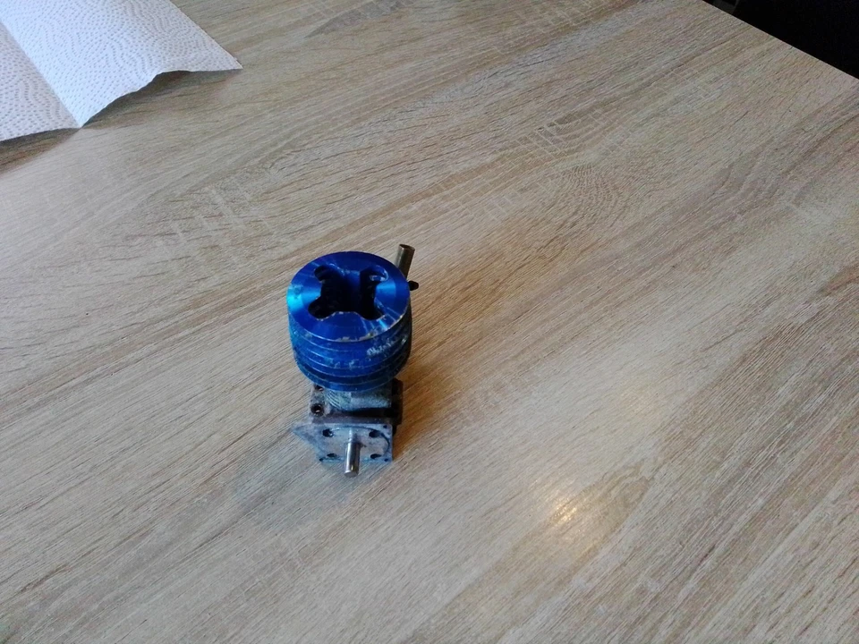 Force 15 Nitro Verbrenner Motor 2,5  ccm für 1 zu 10 ist besser als er aussieht - Bild 3 von 4