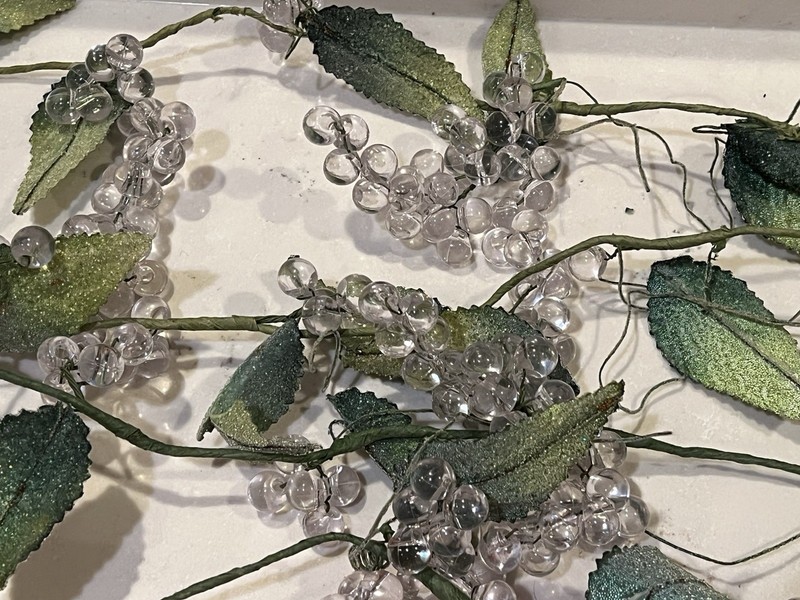 Vtg  4 Vines MCM Bunch of Grapes Lucite Acrylic Clear Faceted Grapes & Leaves